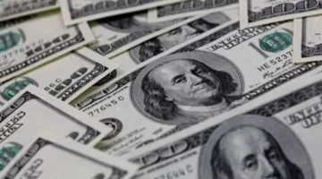 تحديثات الصرف.. فروق طفيفة بين أسعار شراء وبيع الدولار داخل البنوك المصرية